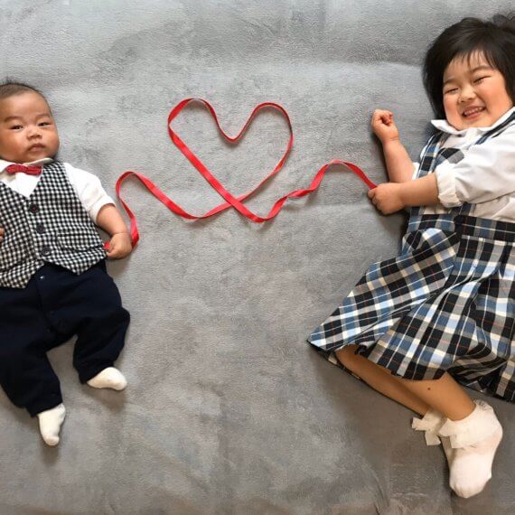 Look #4 Wedding party Stylist: Chie Kai Outfit: (Ryoma) Gentleman romper with plaid tuxedo, bow tie, long sleeve (Yuzuki) Plaid smocked dress, long sleeve dress shirt Accessories: Personal Collection Model: Kakegawa Ryoma & Kakegawa Yuzuki Photographer: Kakegawa Yumi Location: Takarazuka, Hyogo